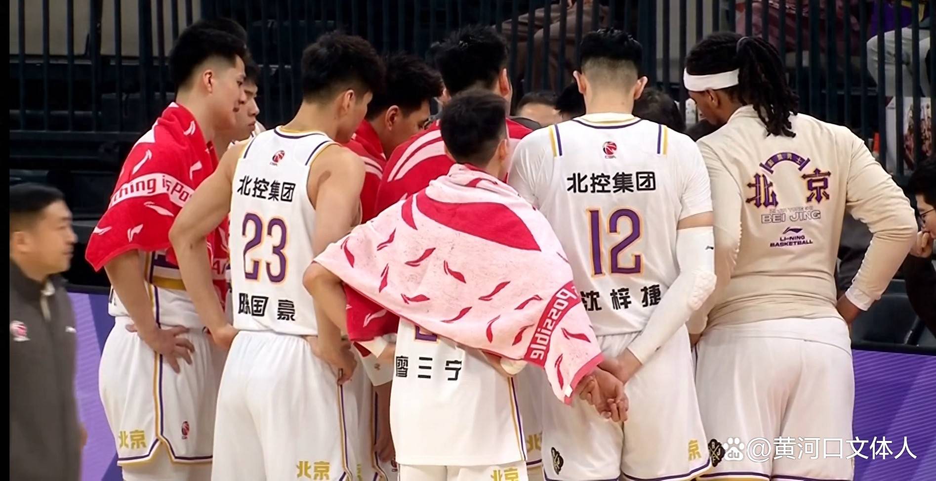 包含深圳男篮大比分击败对手，赢得重要胜利的词条