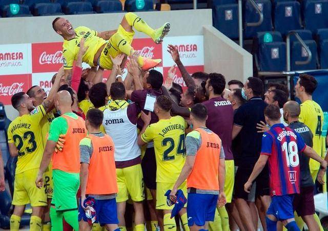 爱游戏下载-关于传控大师展现技术，带领球队取得胜利的信息