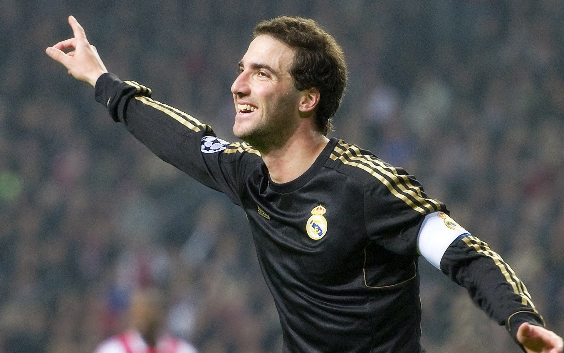 世界杯之夜,本泽马在美加墨焦点战中证明自己