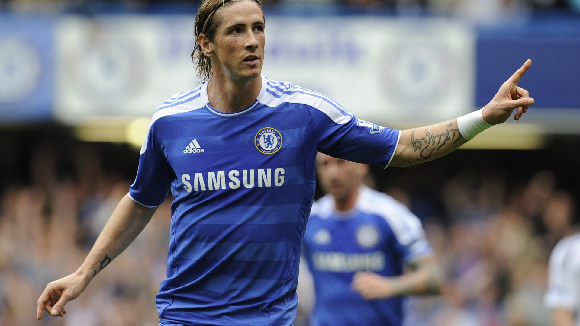 赛道与战场，当F1街道赛的轰鸣遇见韩国一波带走丹麦的呐喊