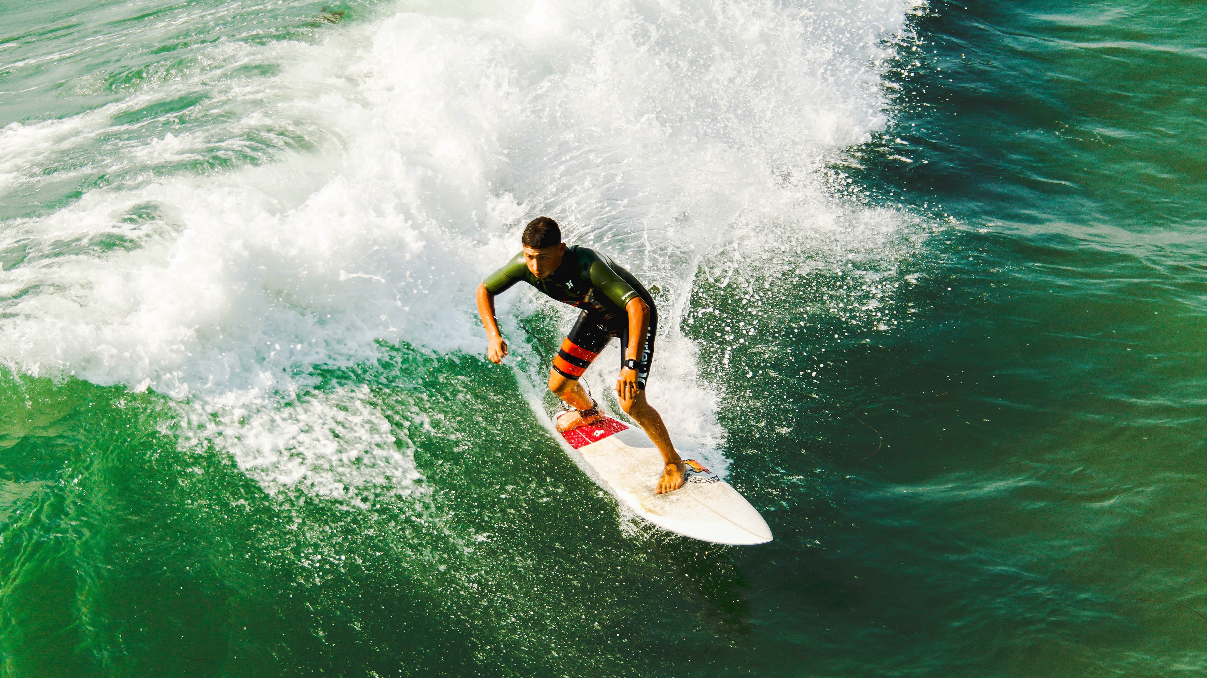 爱游戏在线-跨界竞技场，湖人战术洪流冲垮浙江，布伦森在意甲焦点战上演接管传奇